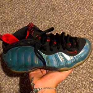 NIKE FOAMPOSITE SNEAKERS